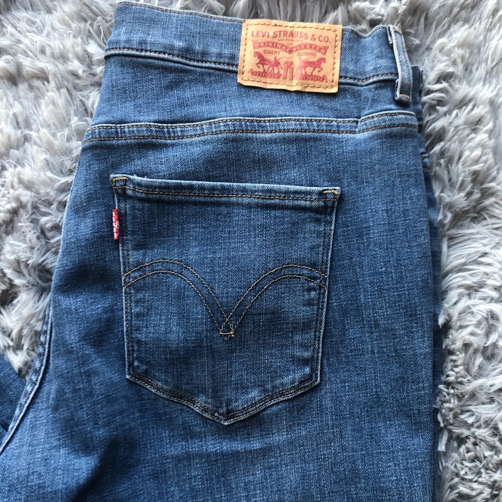 🌈5/$25 Levi’s women’s bootcut jeans
